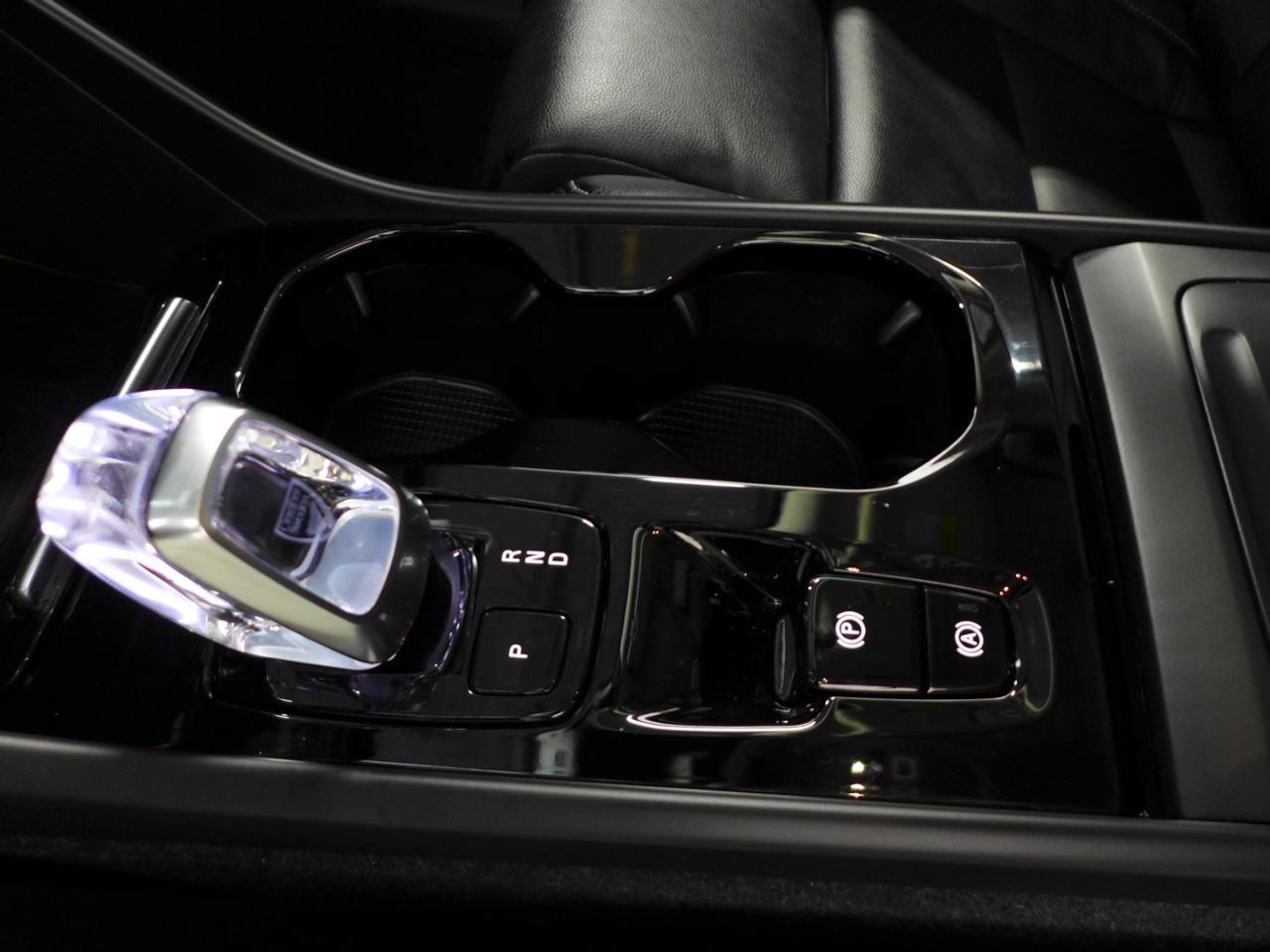 2023 Volvo XC40 Ultimate - Photo 37