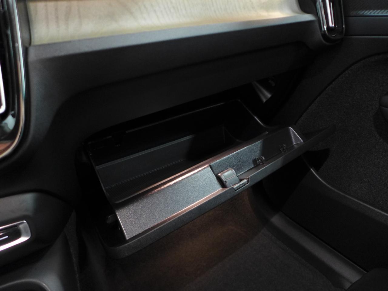 2023 Volvo XC40 Ultimate - Photo 41