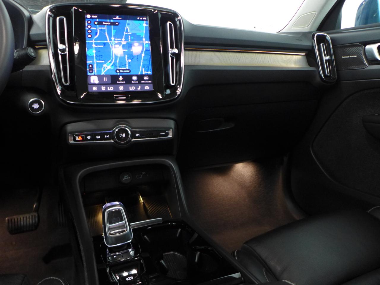 2023 Volvo XC40 Ultimate - Photo 42