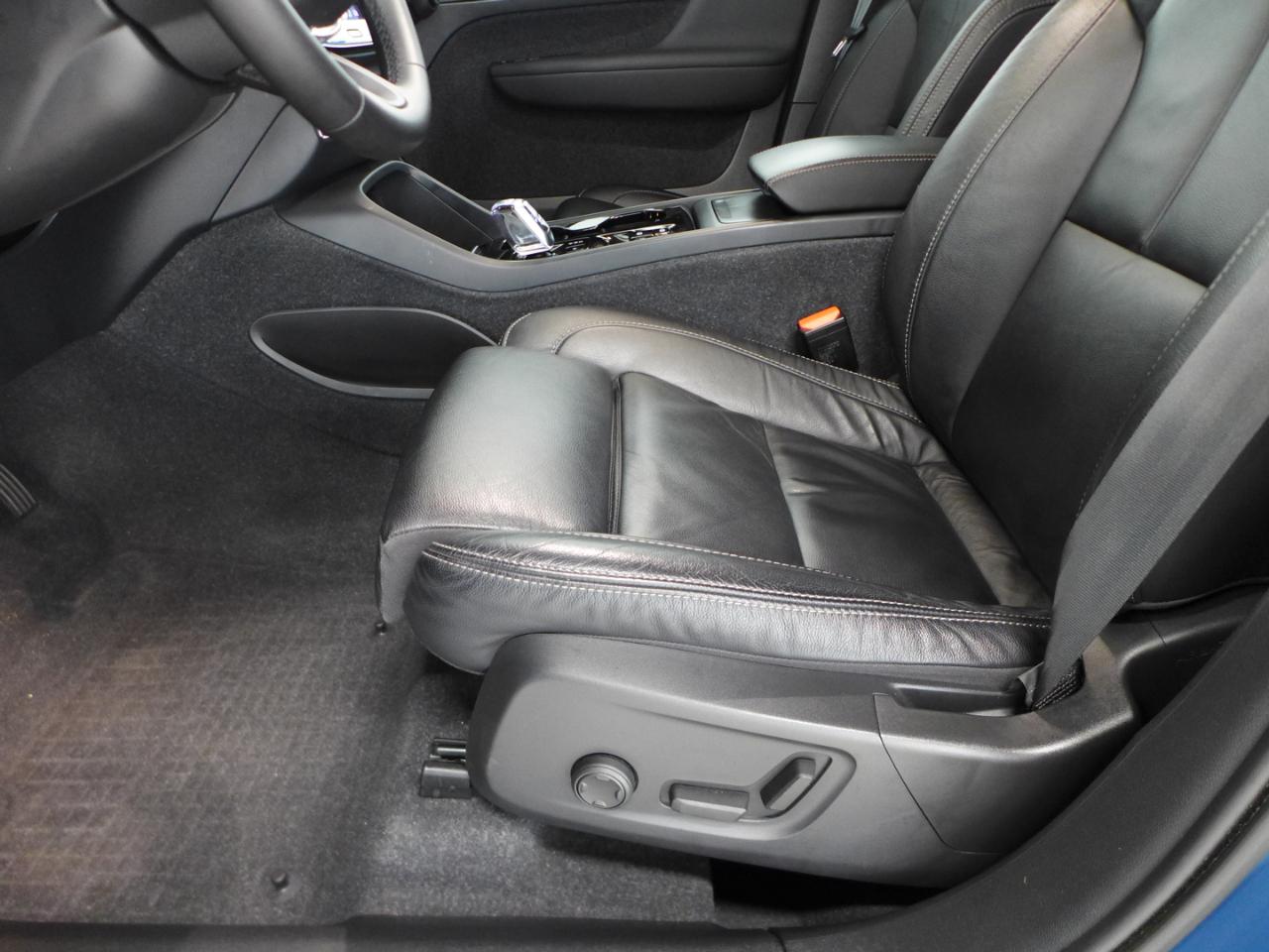 2023 Volvo XC40 Ultimate - Photo 45