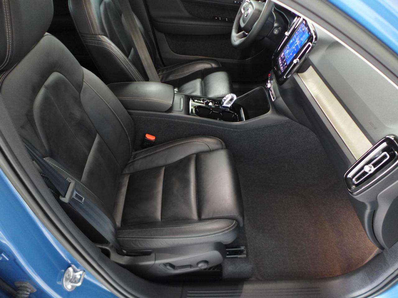 2023 Volvo XC40 Ultimate - Photo 48