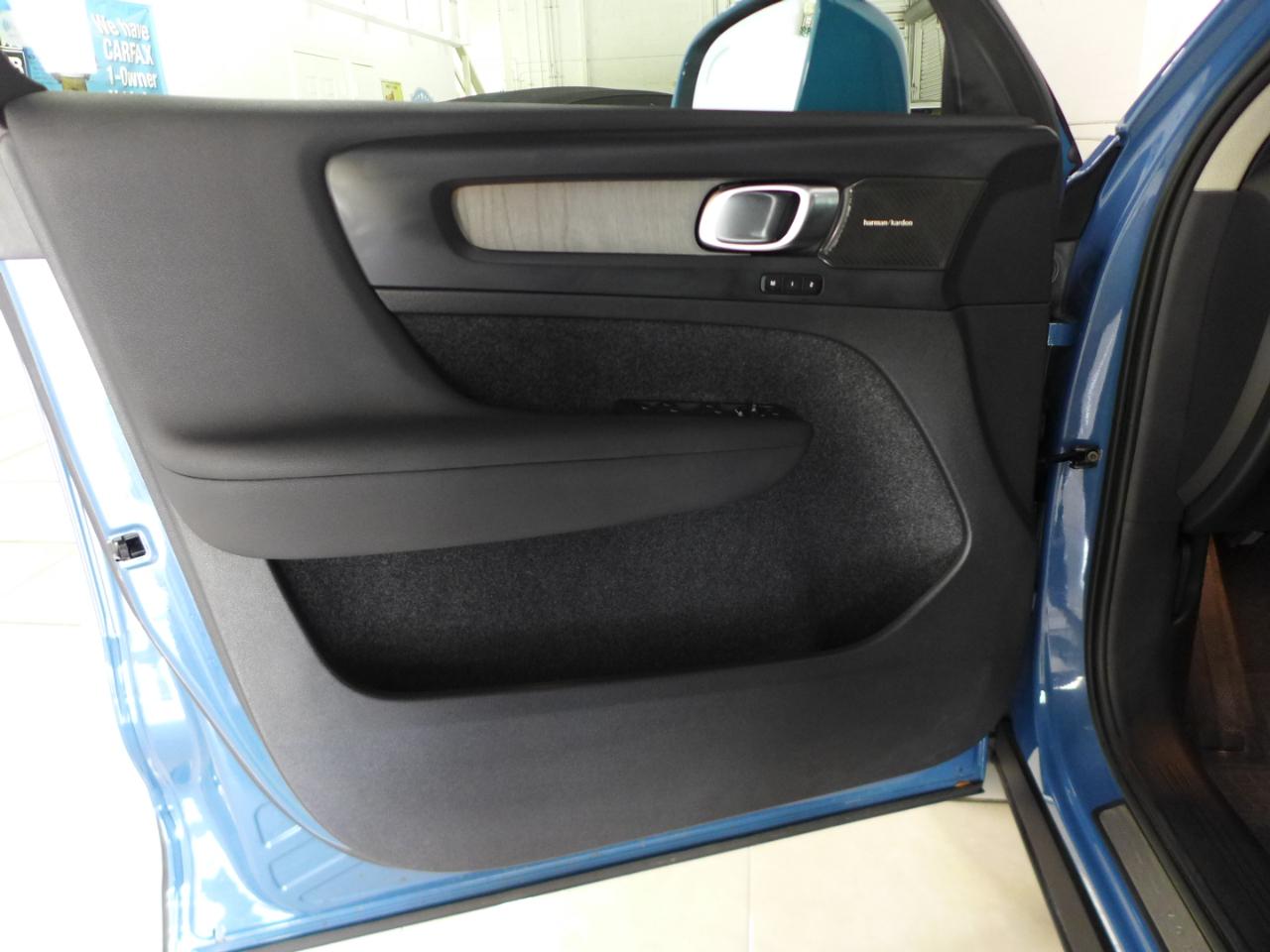 2023 Volvo XC40 Ultimate - Photo 69