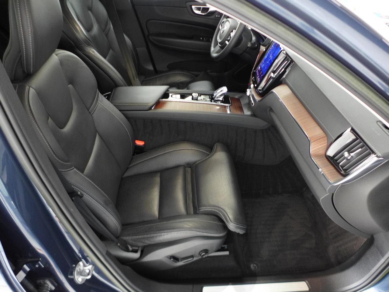 Volvo XC60 B5 Ultimate Bright 2023