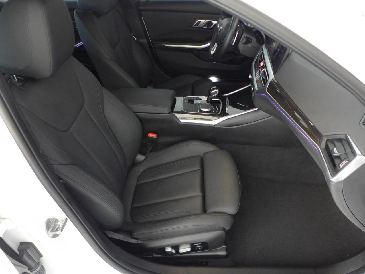 BMW 3-Series 330i 2021