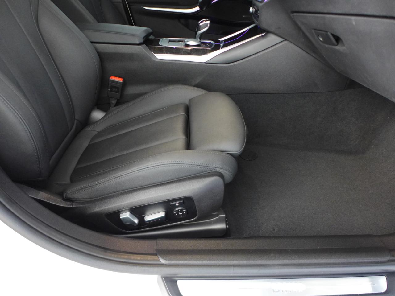 BMW 3-Series 330i 2021