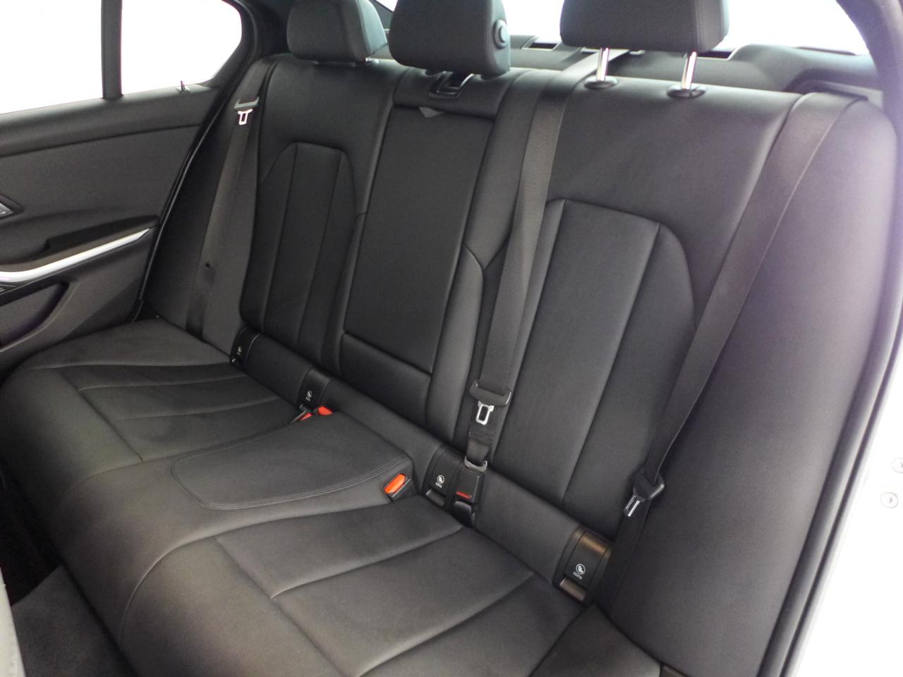 BMW 3-Series 330i 2021