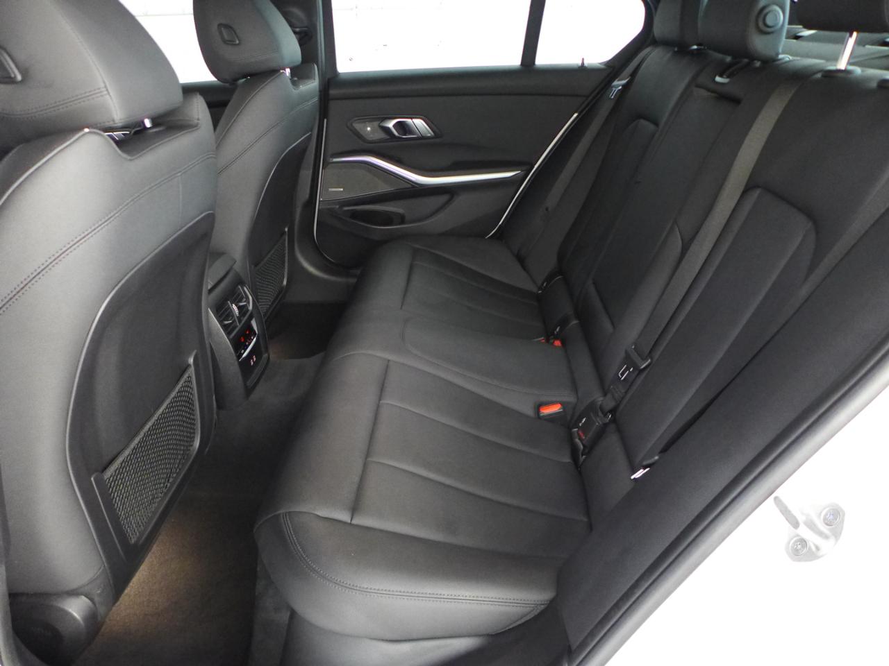 BMW 3-Series 330i 2021