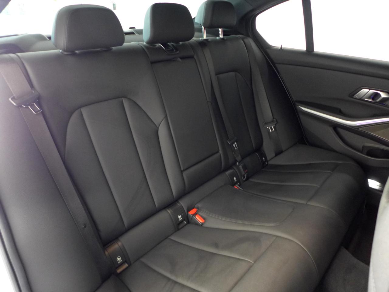 BMW 3-Series 330i 2021