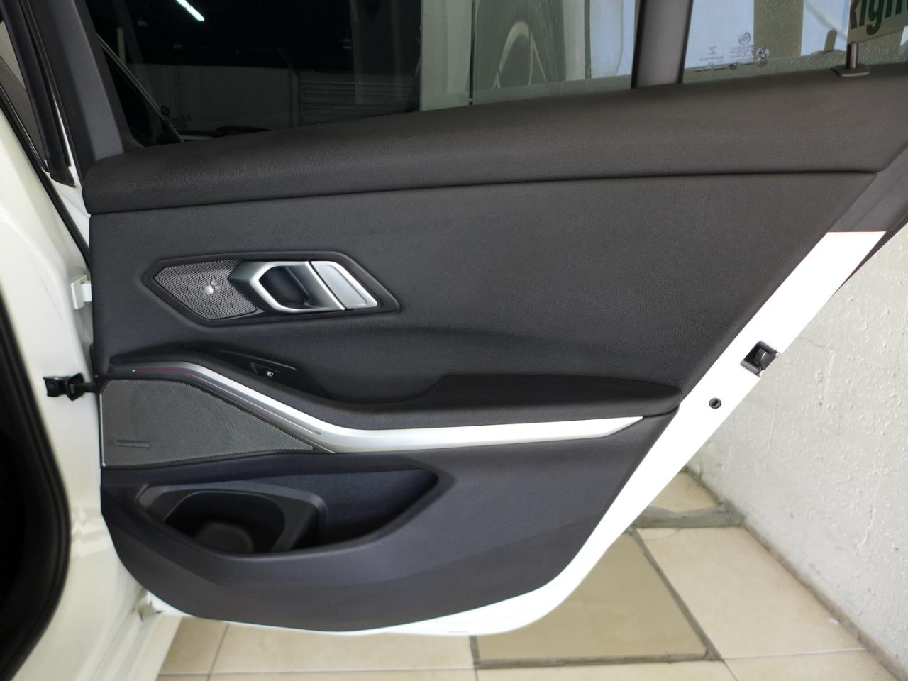 BMW 3-Series 330i 2021