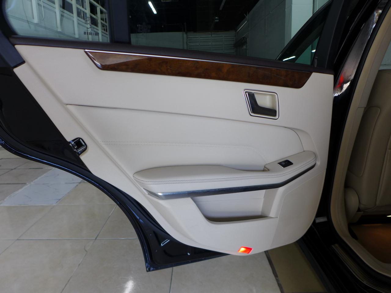 Mercedes-Benz E-Class E350 Luxury Sedan 2015