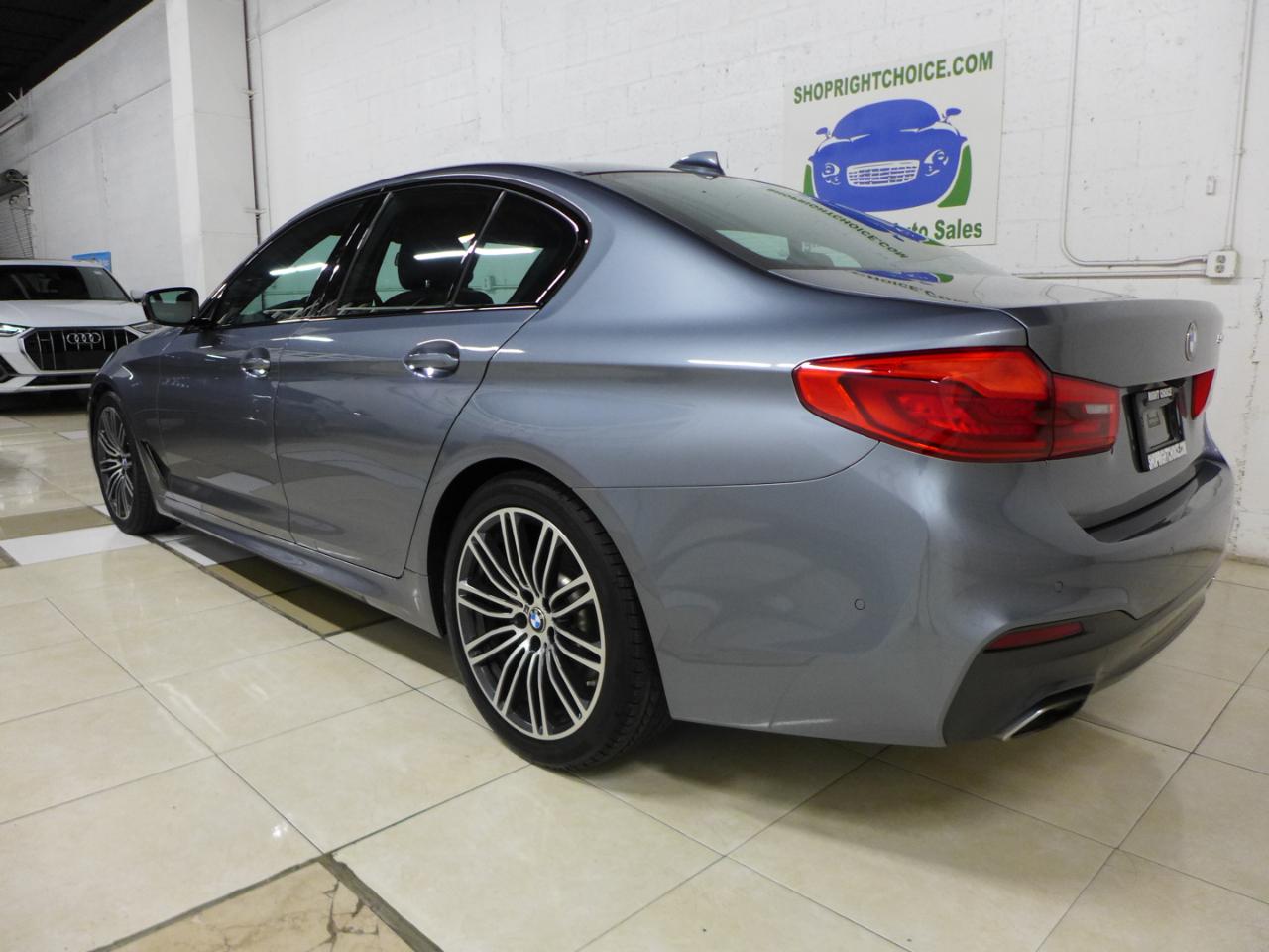 BMW 5-Series 530i 2019