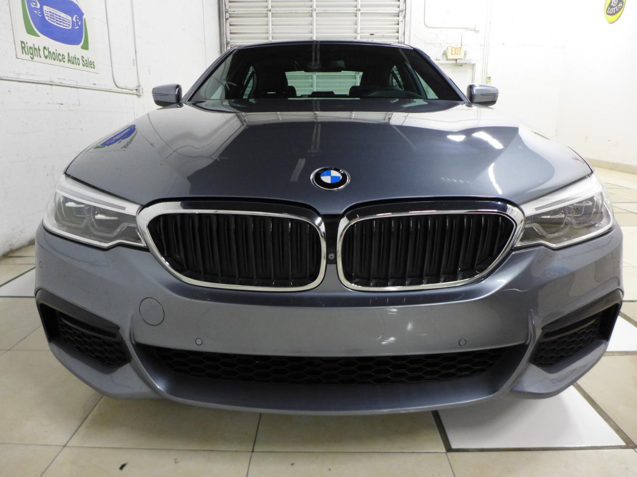 BMW 5-Series 530i 2019