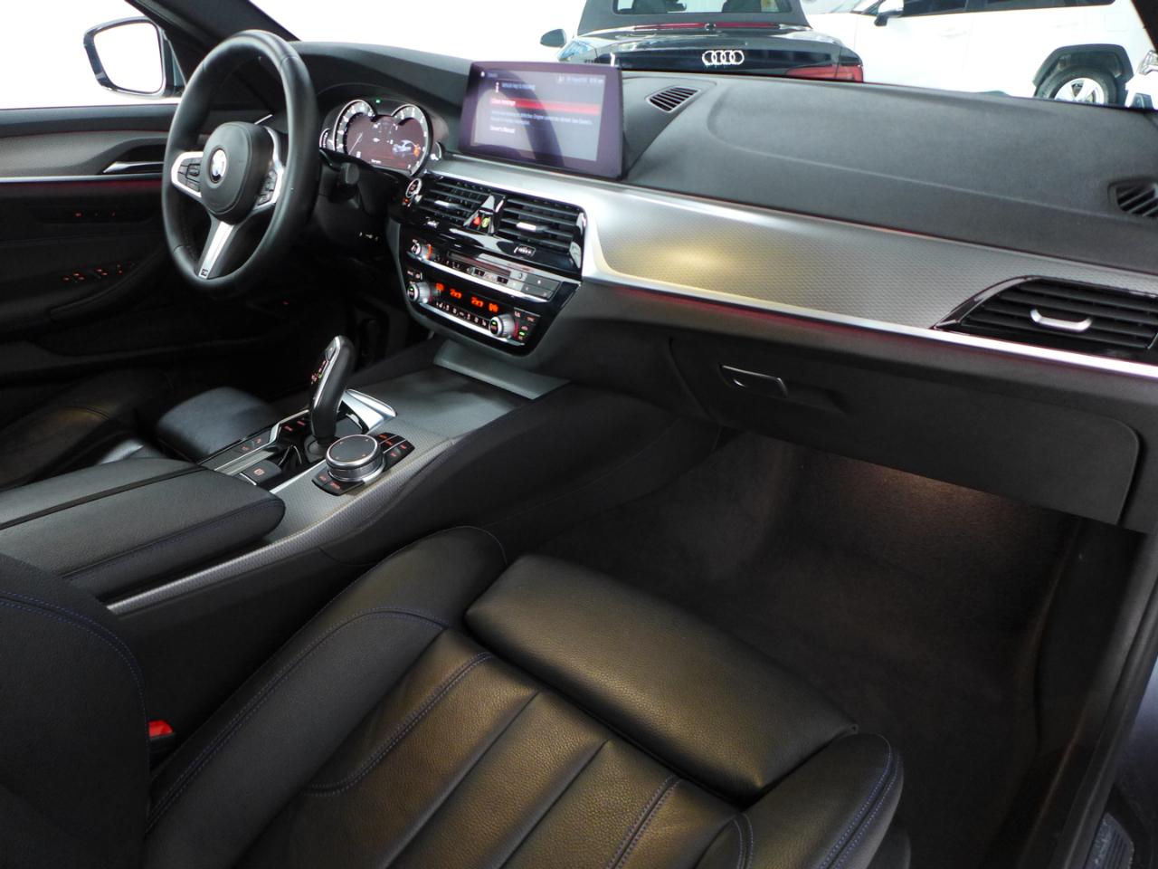 BMW 5-Series 530i 2019