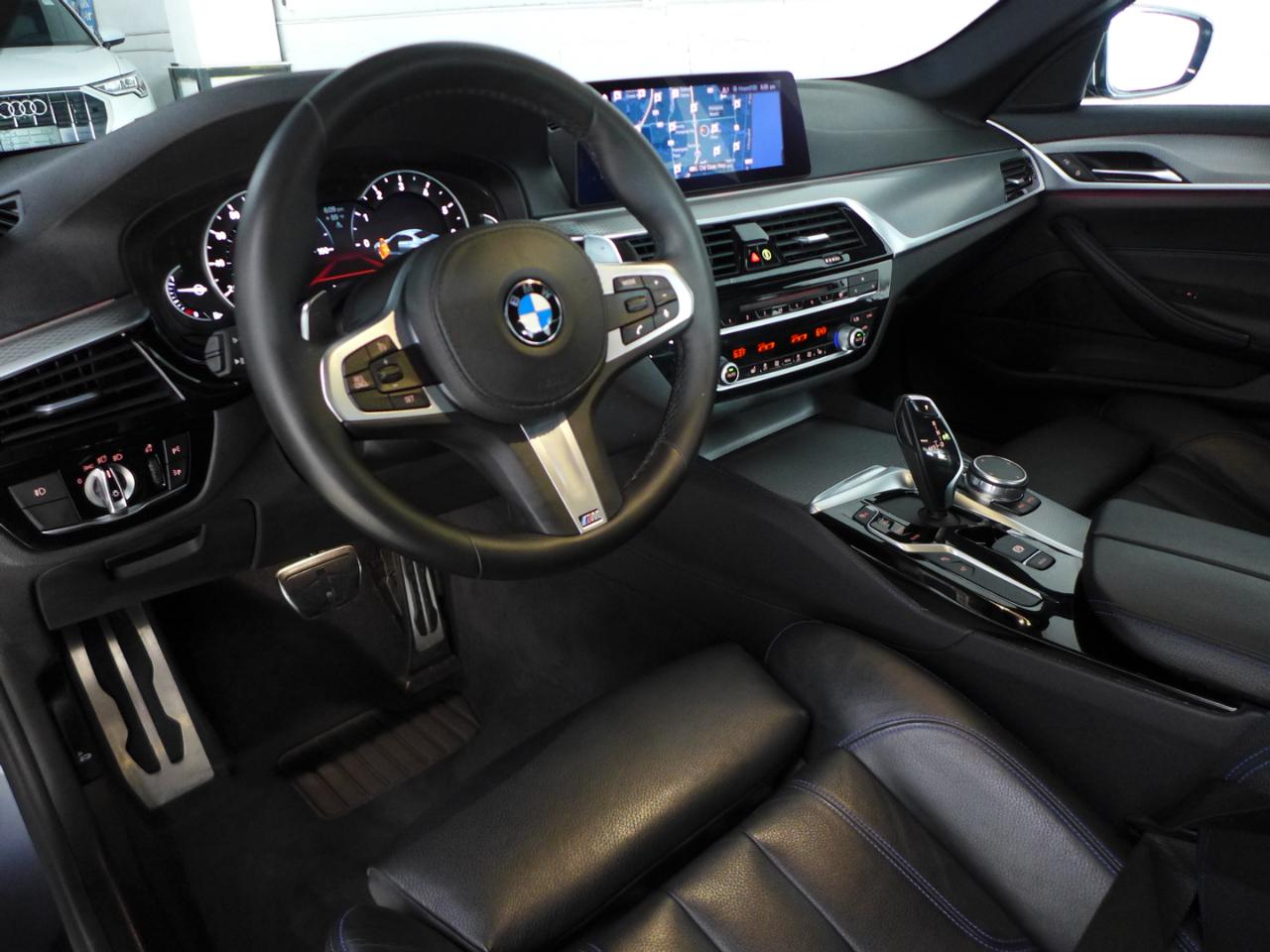BMW 5-Series 530i 2019