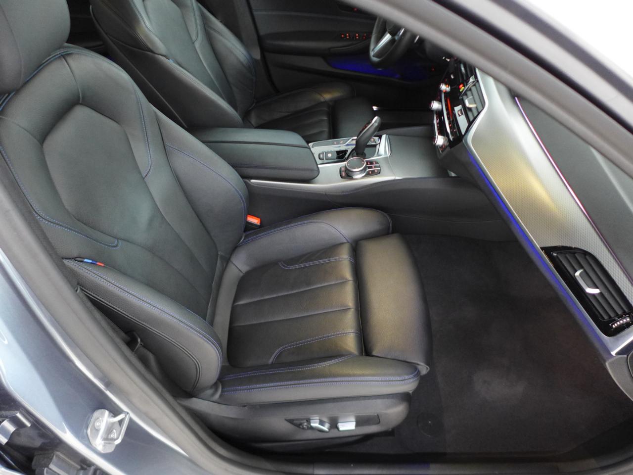 BMW 5-Series 530i 2019