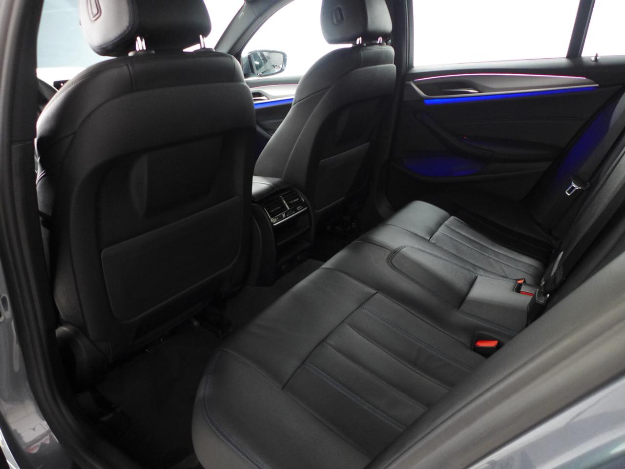 BMW 5-Series 530i 2019