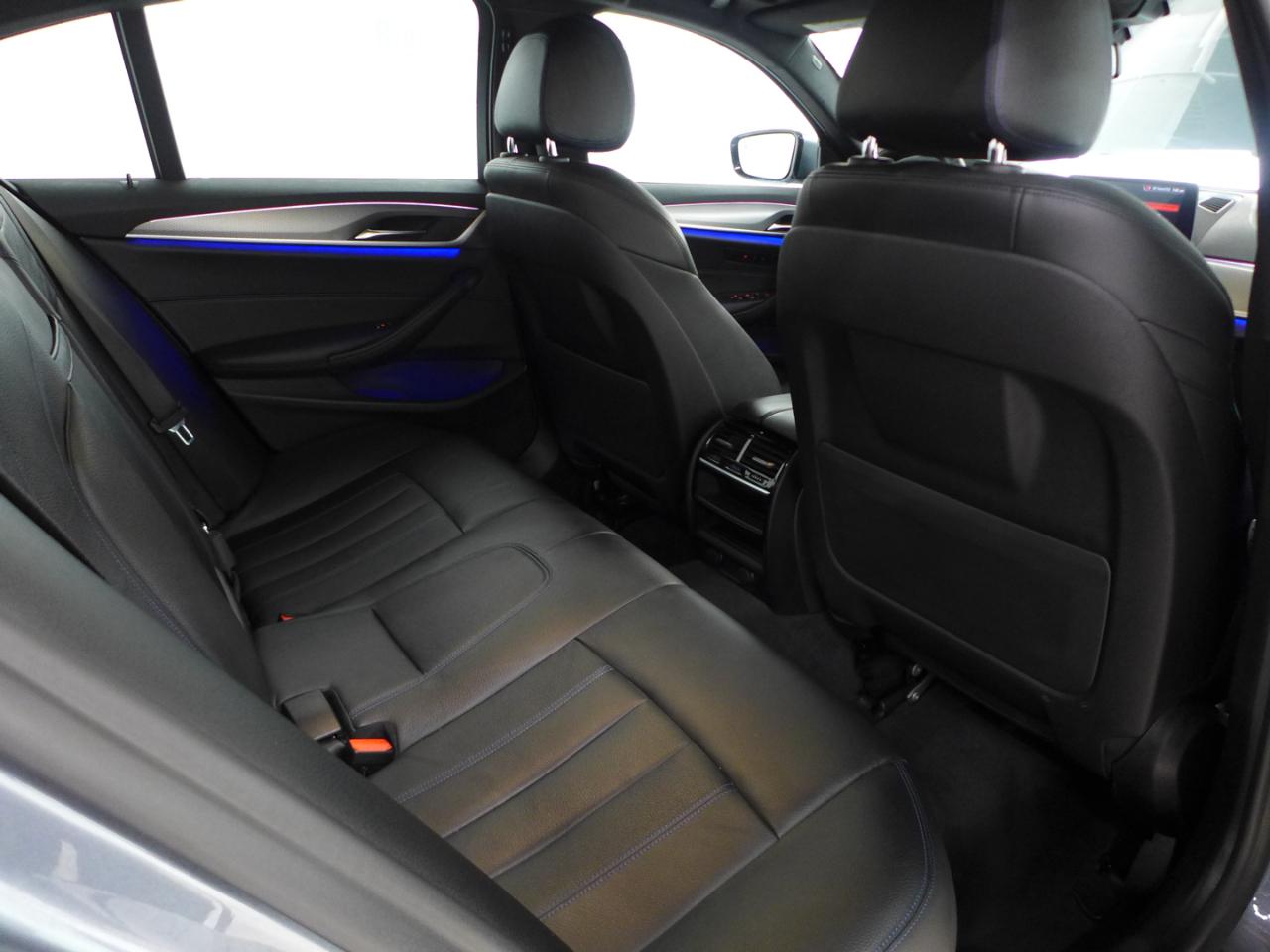 BMW 5-Series 530i 2019