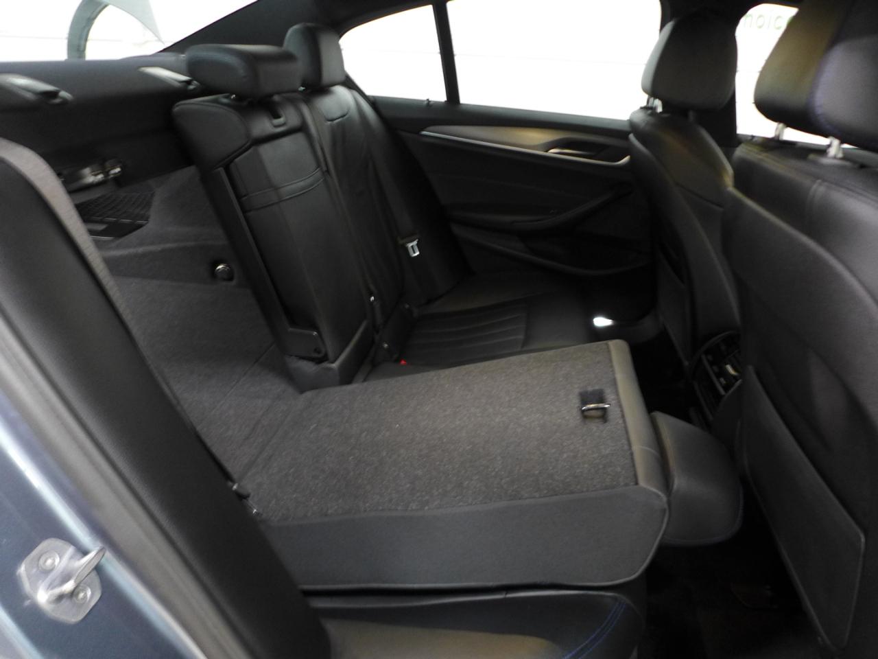 BMW 5-Series 530i 2019