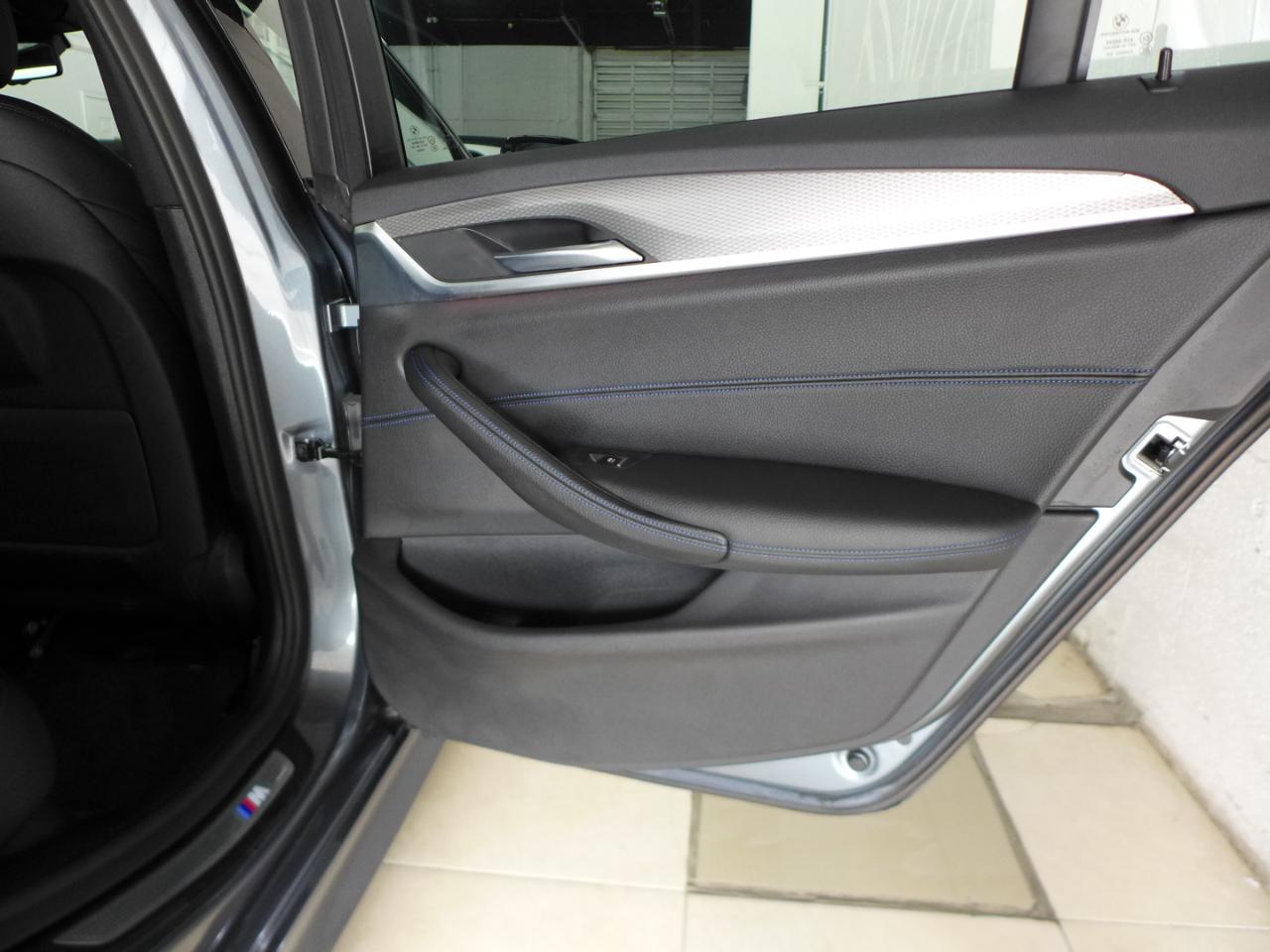 BMW 5-Series 530i 2019