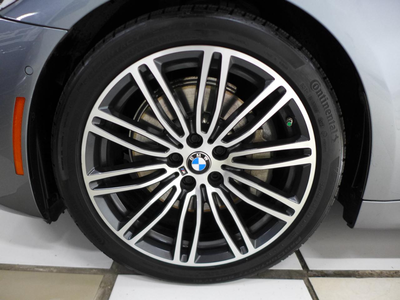 BMW 5-Series 530i 2019
