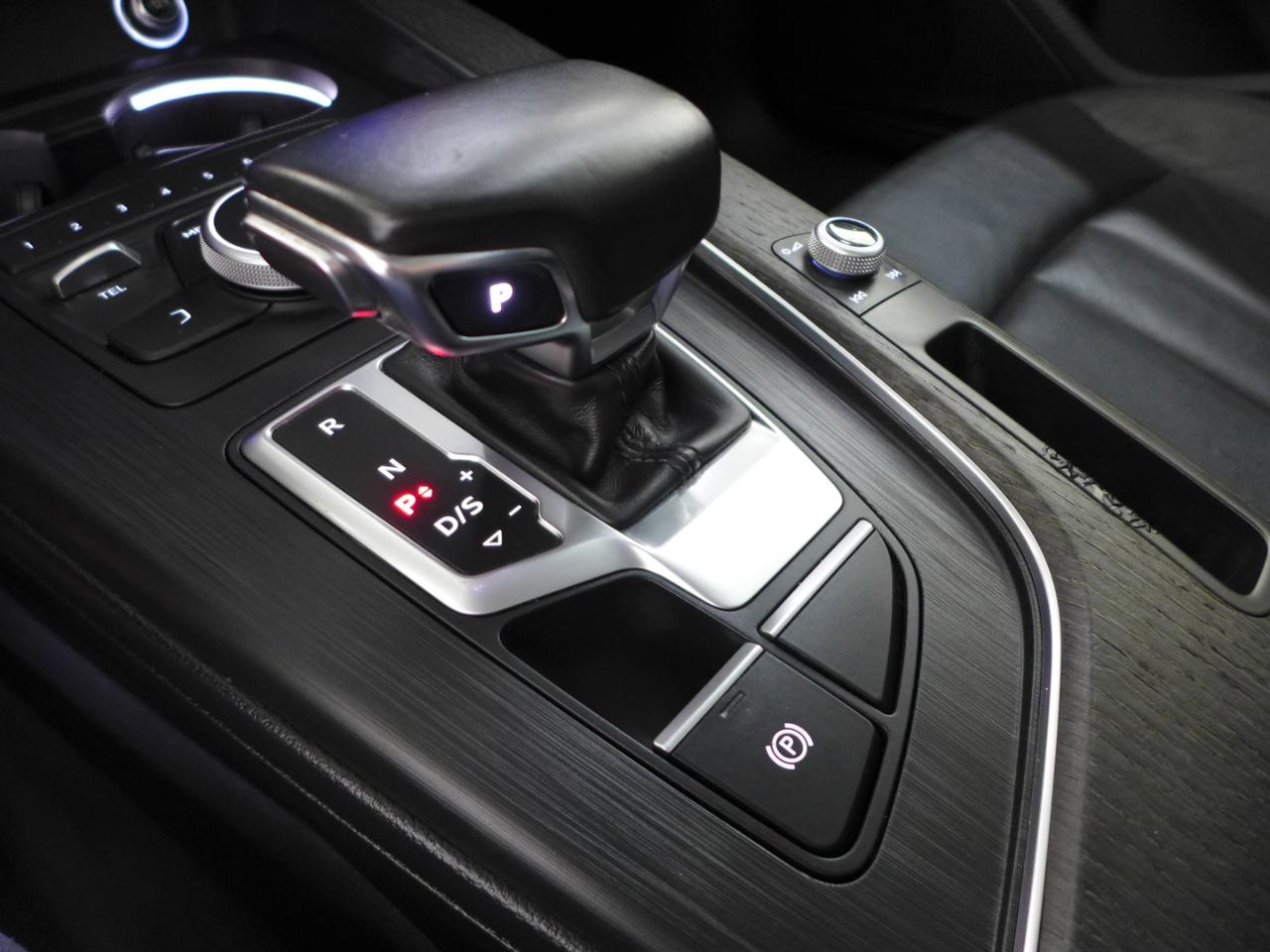 Audi A4 2.0T Premium Sedan 2018