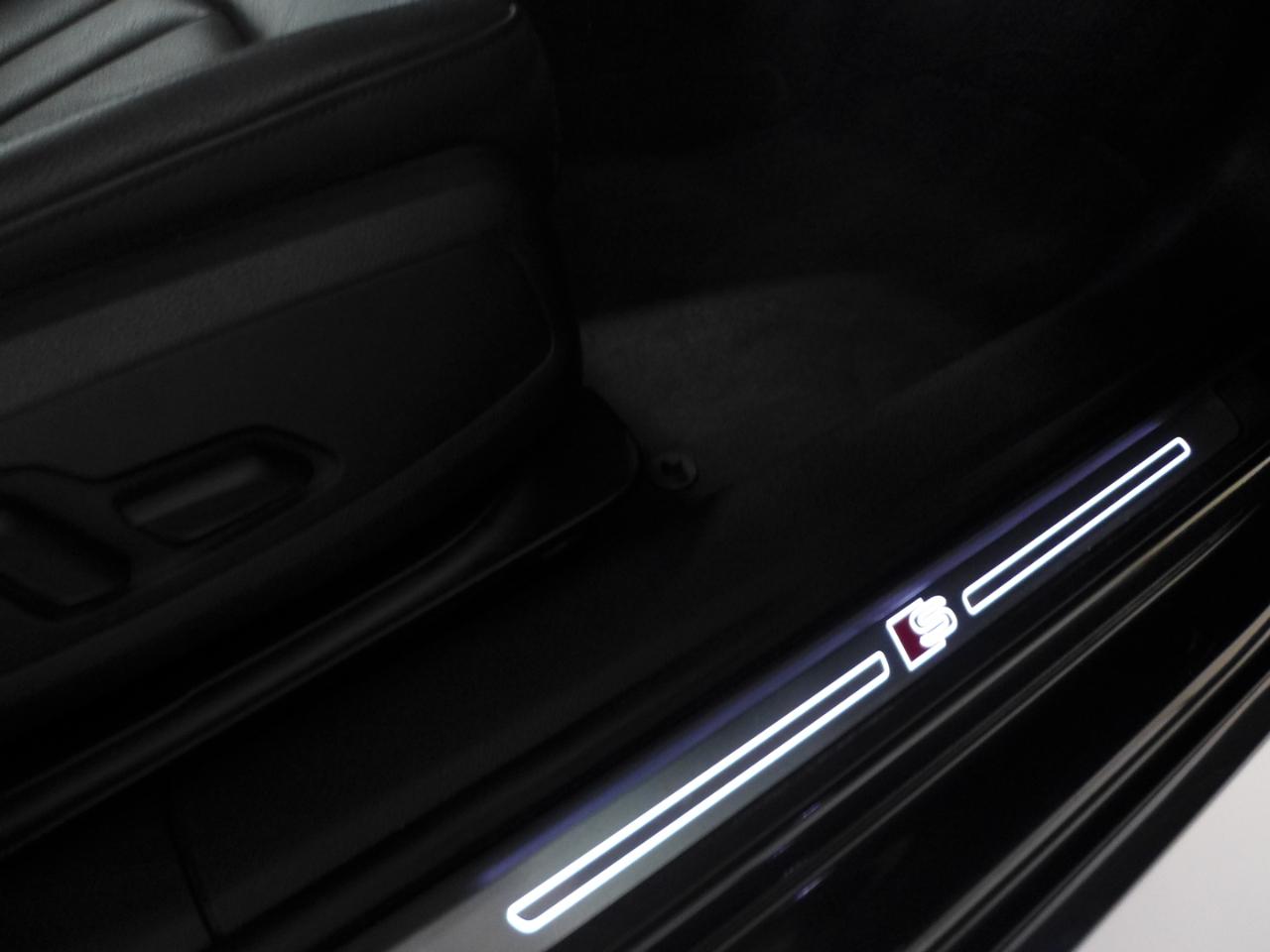 Audi A4 2.0T Premium Sedan 2018