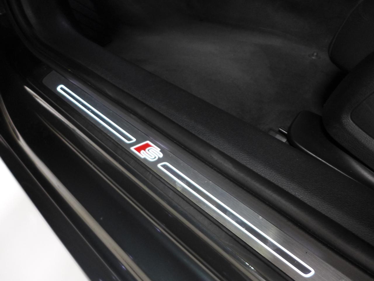 Audi A4 2.0T Premium Sedan 2018