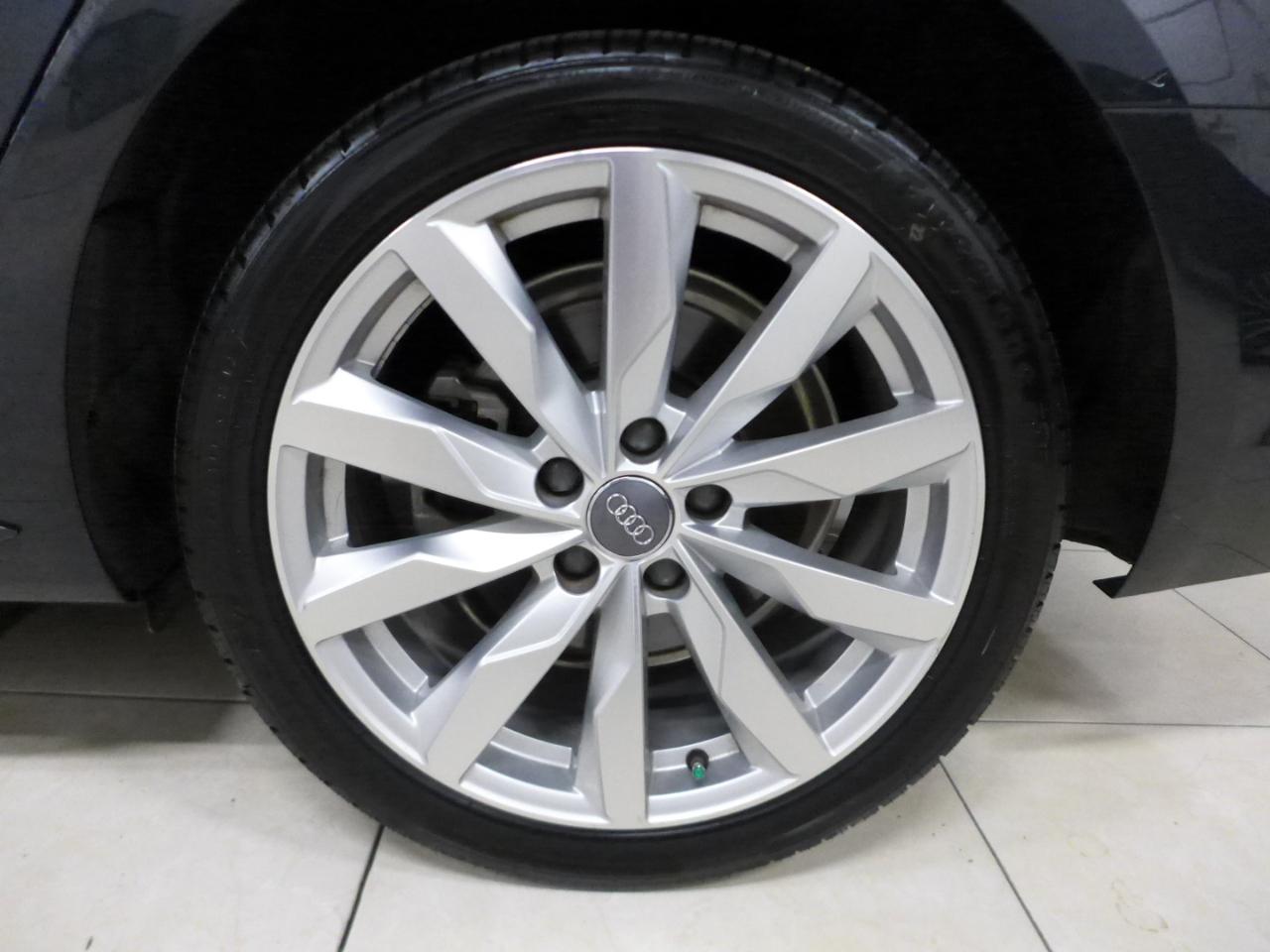 Audi A4 2.0T Premium Sedan 2018
