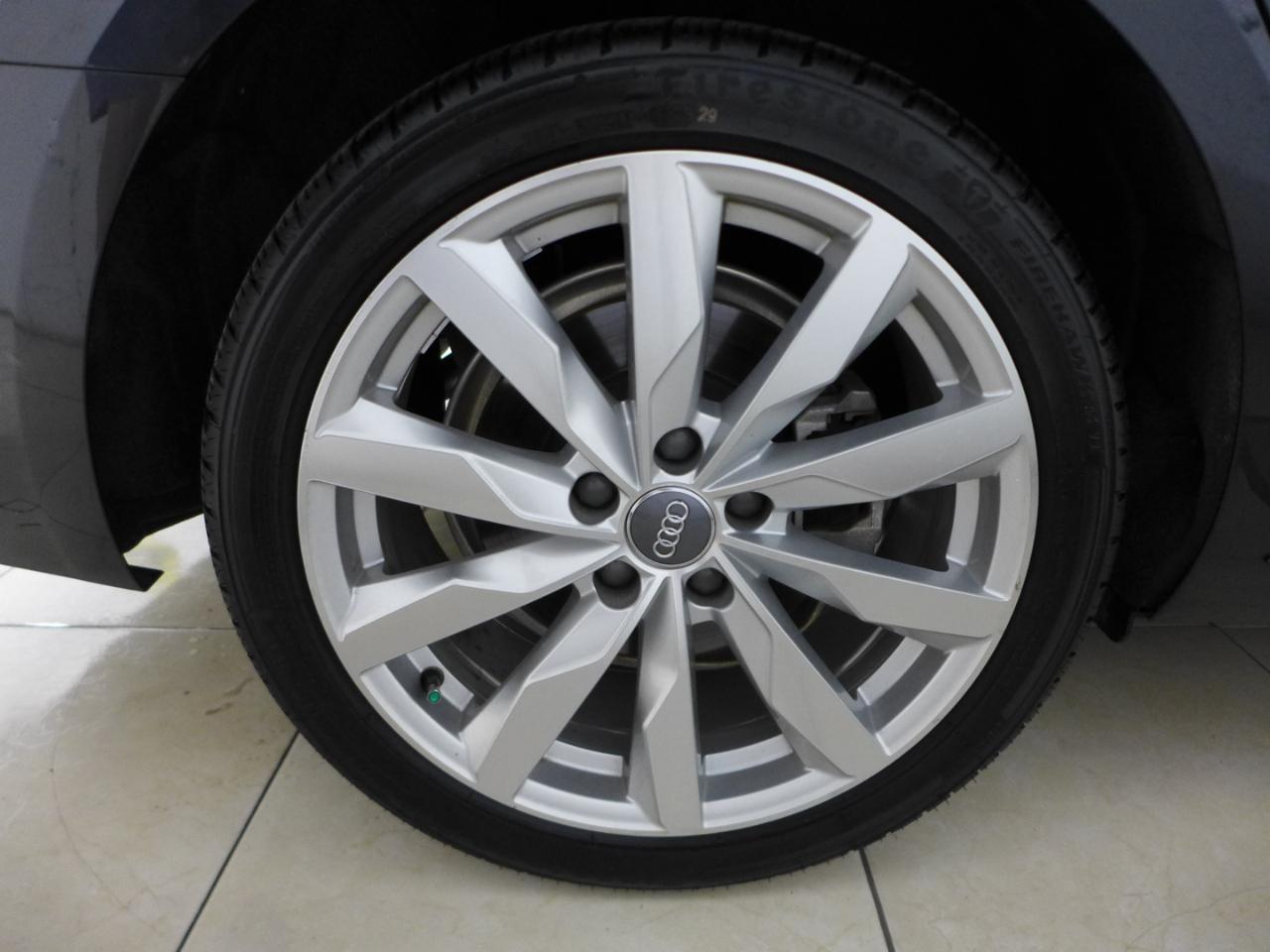 Audi A4 2.0T Premium Sedan 2018