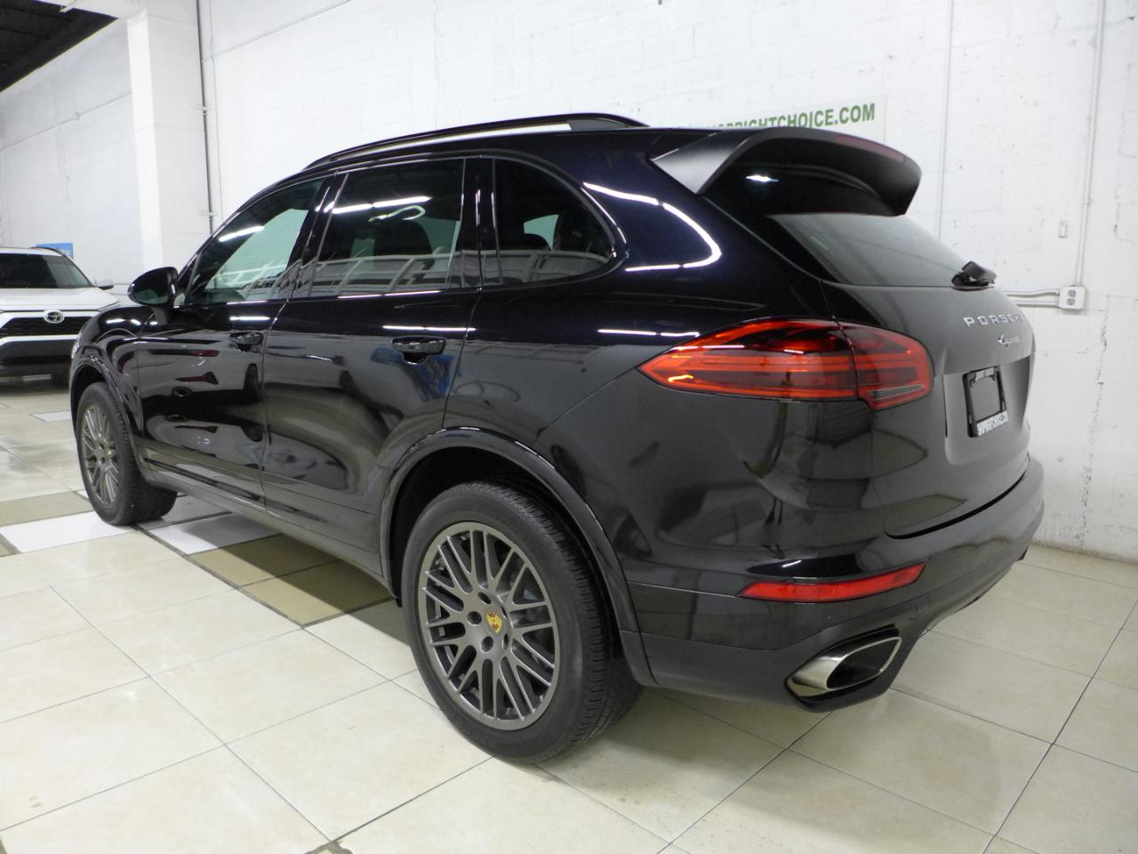 Porsche Cayenne Platinum Edition AWD 2017