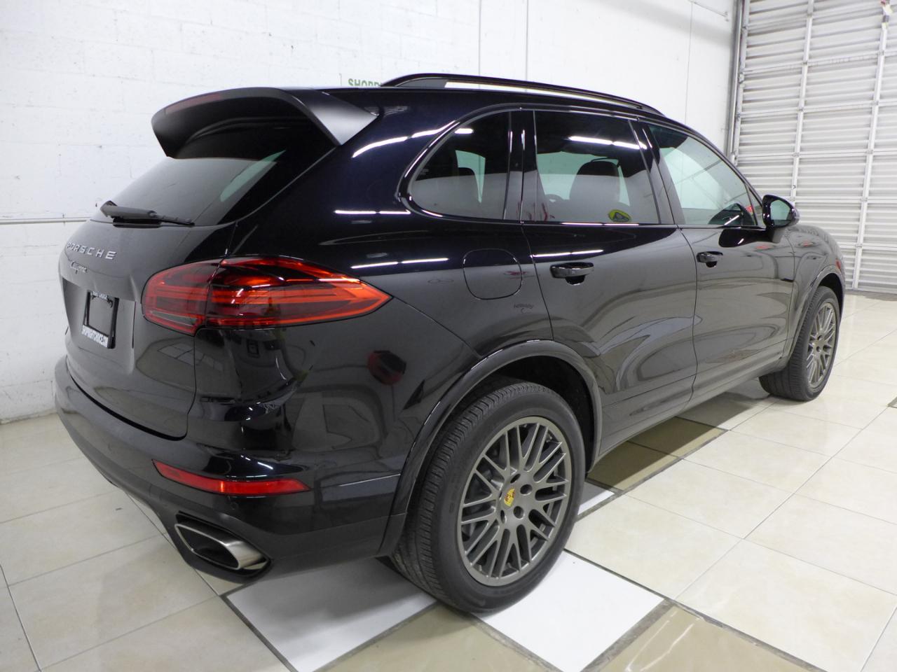 Porsche Cayenne Platinum Edition AWD 2017