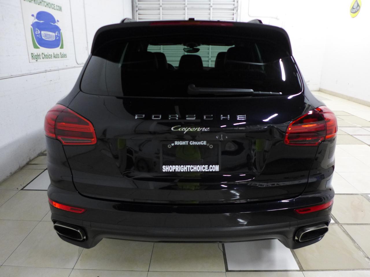 Porsche Cayenne Platinum Edition AWD 2017