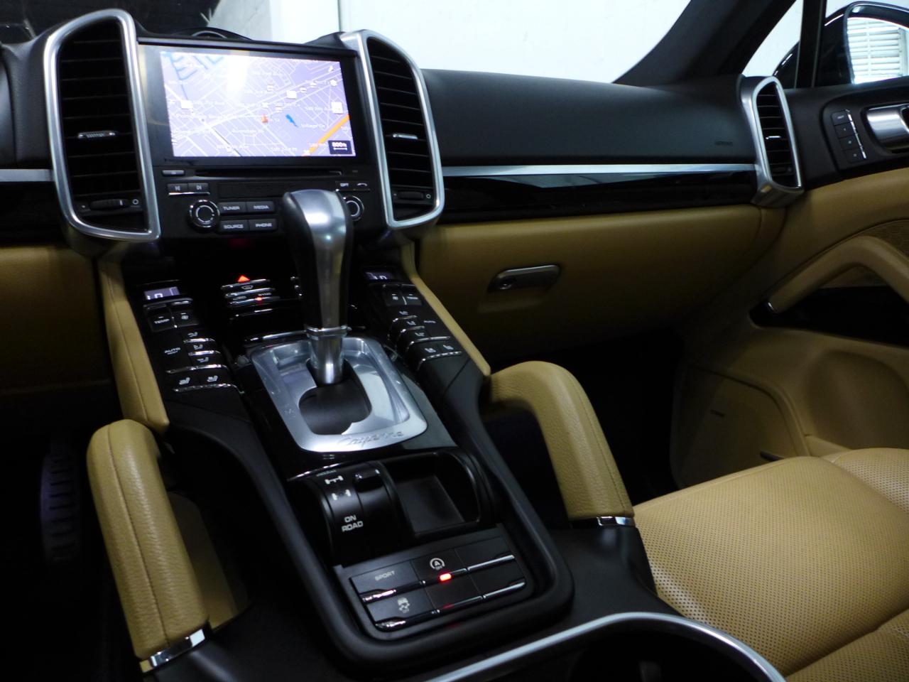 Porsche Cayenne Platinum Edition AWD 2017