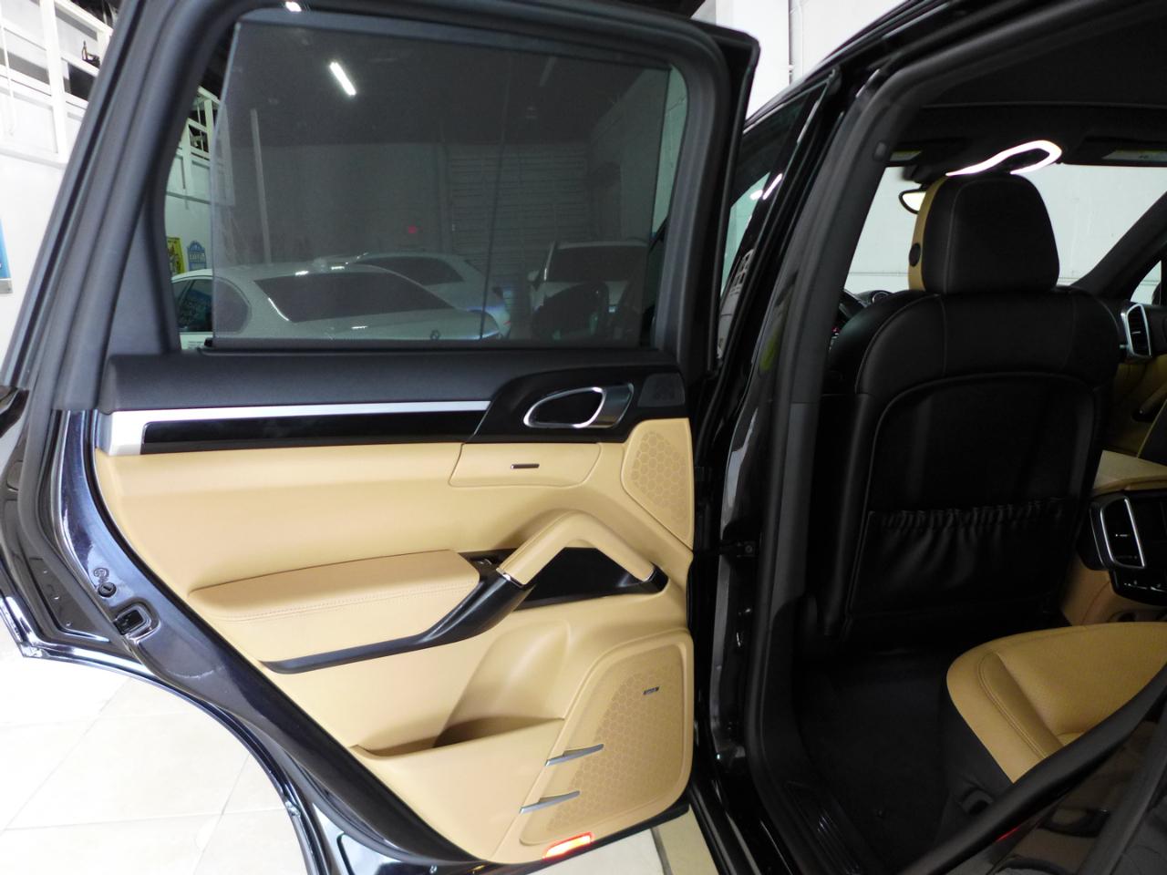 Porsche Cayenne Platinum Edition AWD 2017