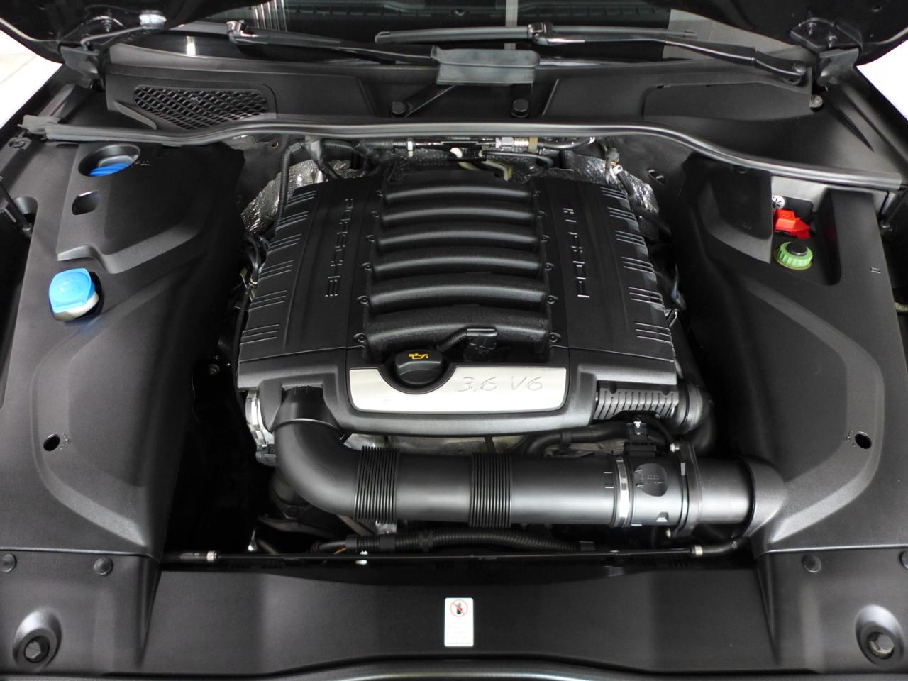 Porsche Cayenne Platinum Edition AWD 2017
