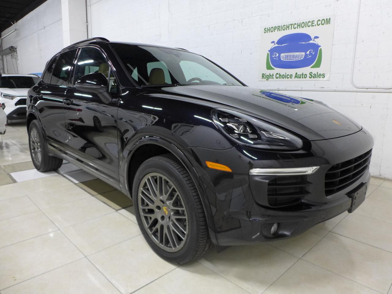 Porsche Cayenne Platinum Edition AWD 2017