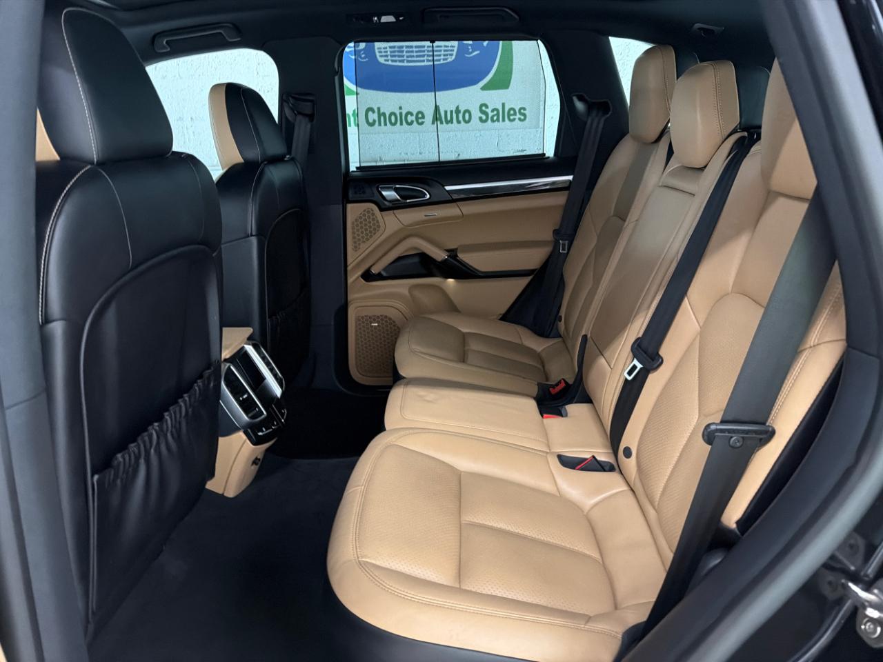 Porsche Cayenne Platinum Edition AWD 2017