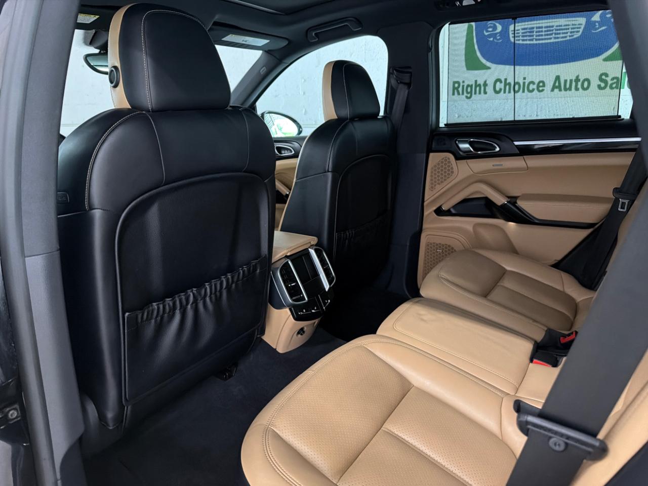 Porsche Cayenne Platinum Edition AWD 2017