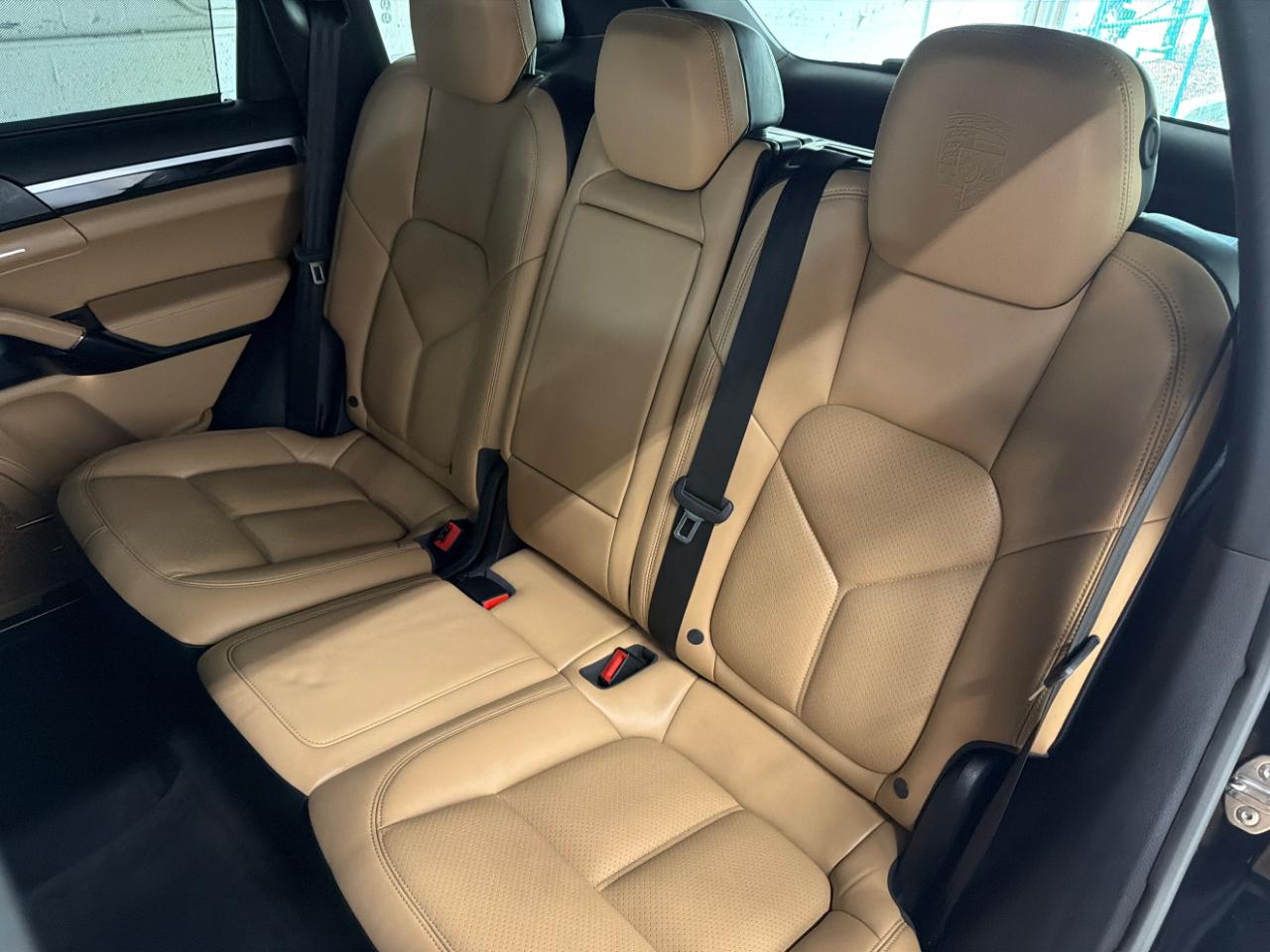 Porsche Cayenne Platinum Edition AWD 2017