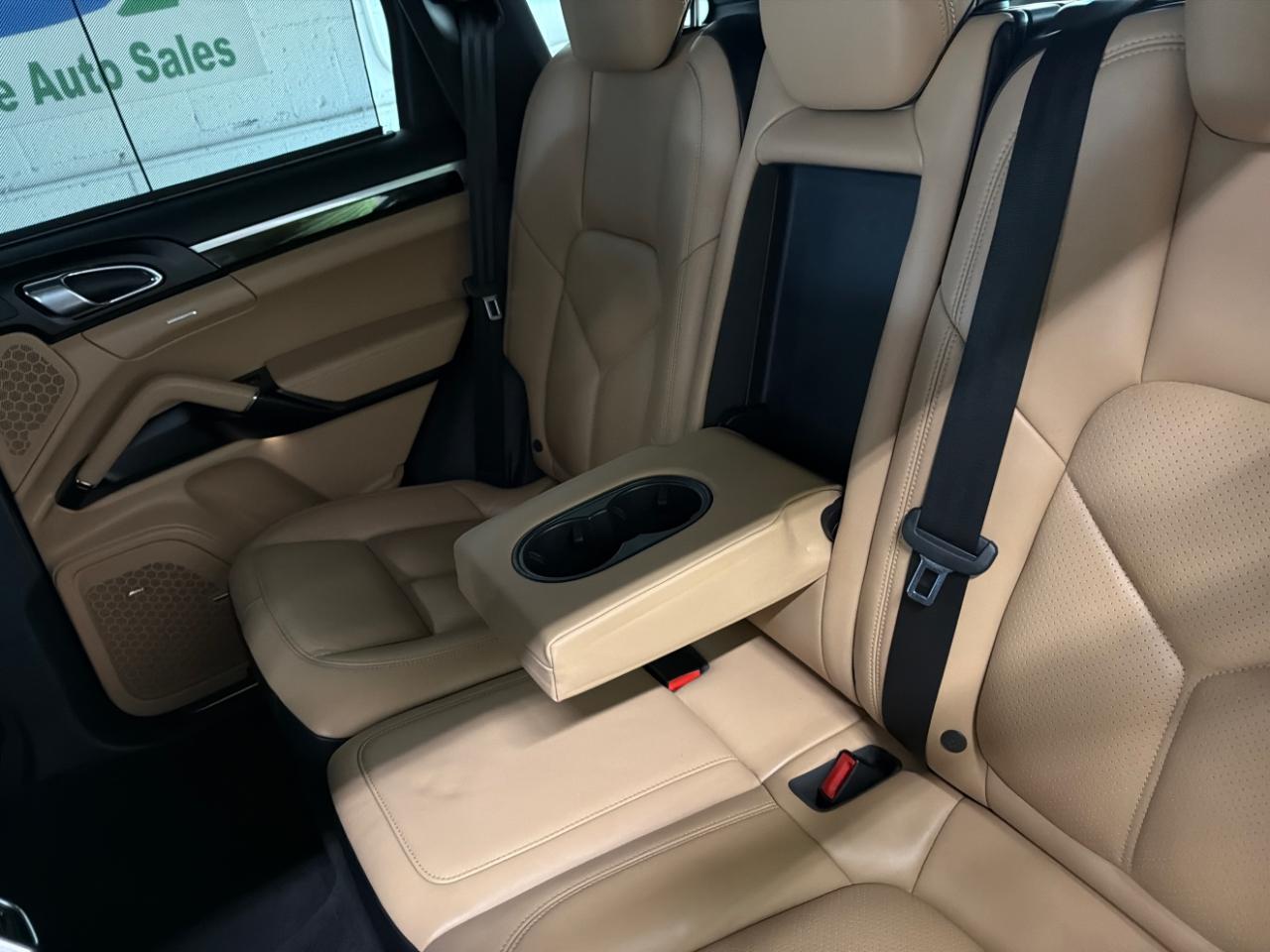 Porsche Cayenne Platinum Edition AWD 2017