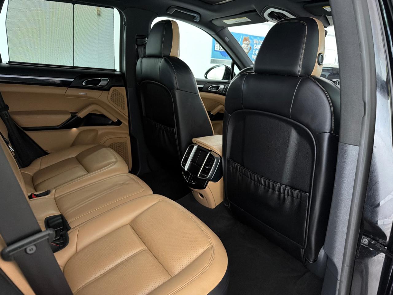 Porsche Cayenne Platinum Edition AWD 2017