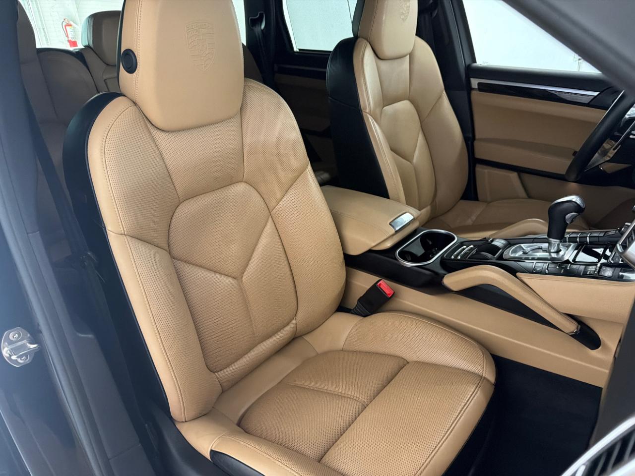 Porsche Cayenne Platinum Edition AWD 2017