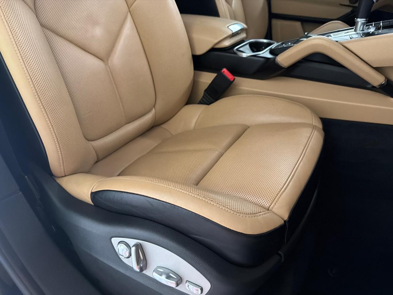 Porsche Cayenne Platinum Edition AWD 2017