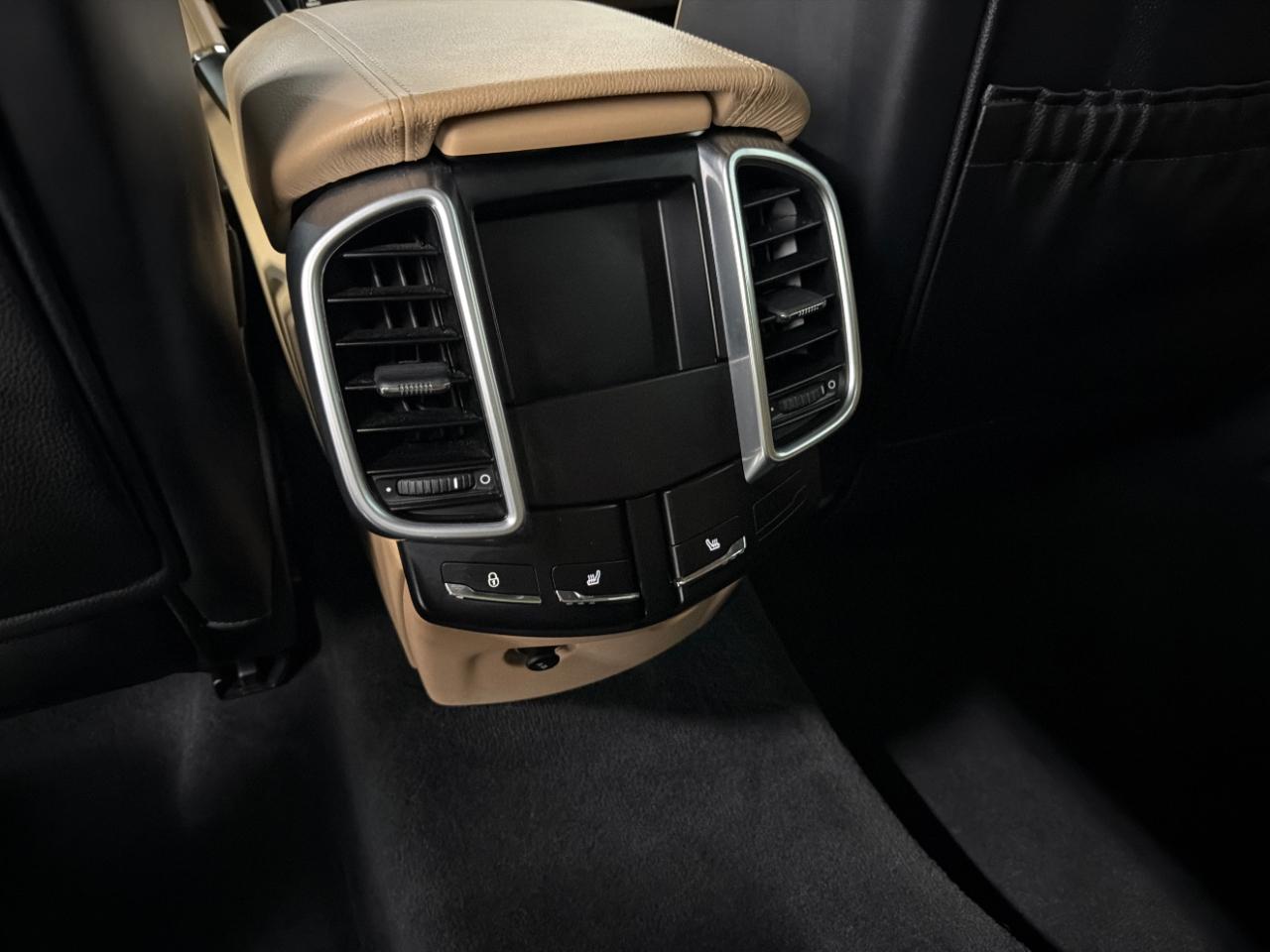 Porsche Cayenne Platinum Edition AWD 2017