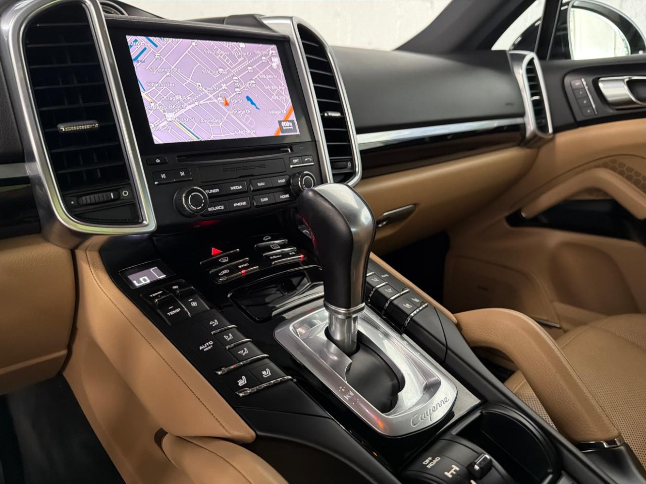 Porsche Cayenne Platinum Edition AWD 2017