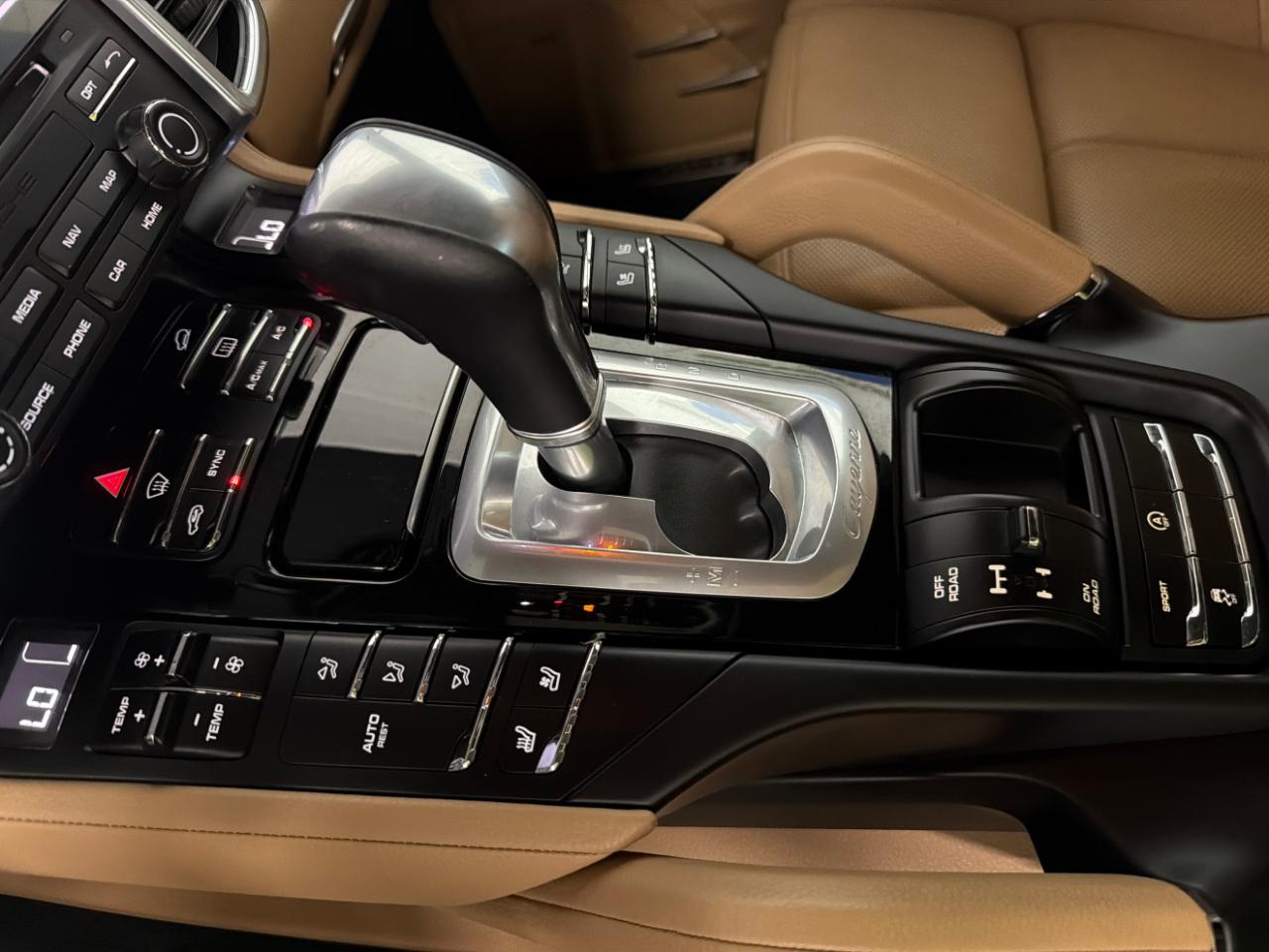 Porsche Cayenne Platinum Edition AWD 2017