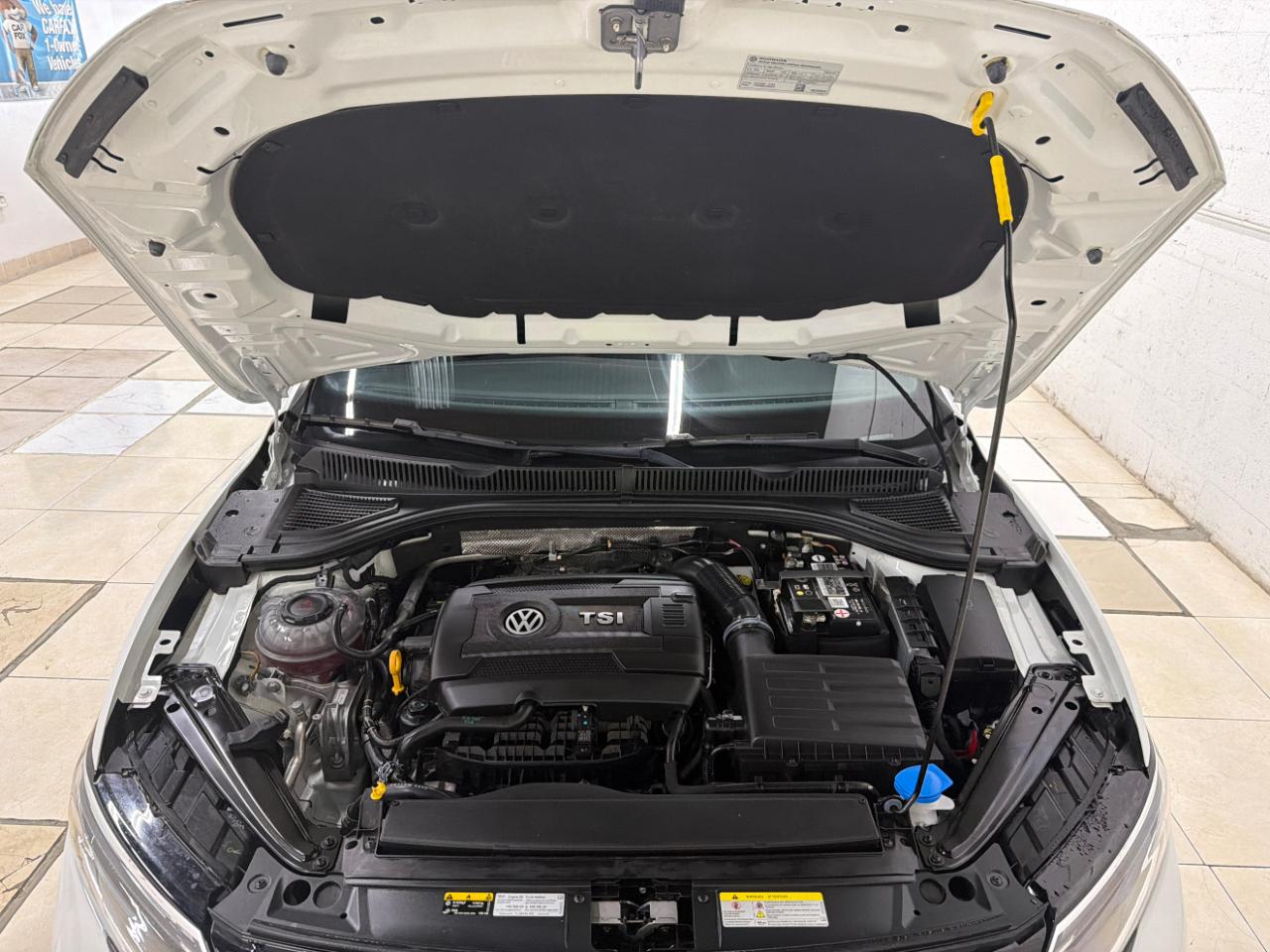 Volkswagen Jetta GLI Autobahn 6M 2023