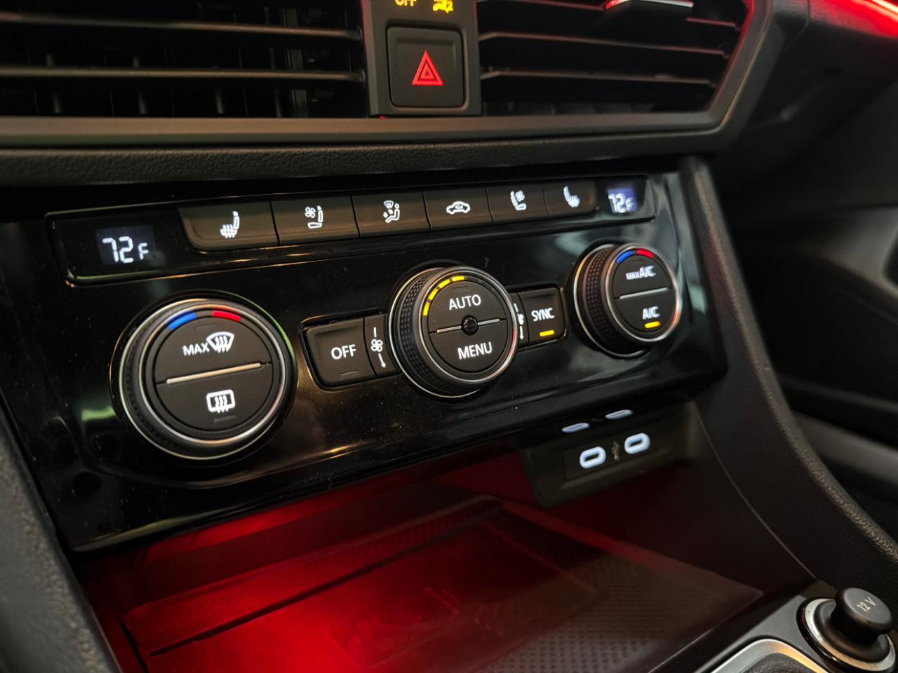 Volkswagen Jetta GLI Autobahn 6M 2023