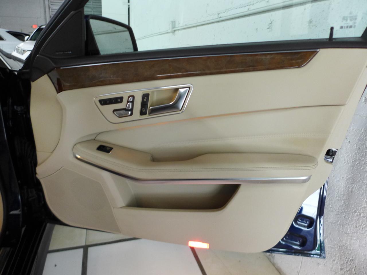 Mercedes-Benz E-Class E350 4MATIC Sedan 2014