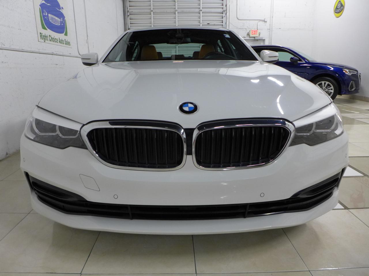 BMW 5-Series 530i 2019
